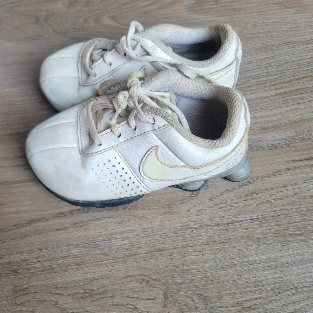 Nike Unisex Toddler Shox Sneakers Size 7C White Synthetic Athletic Shoes